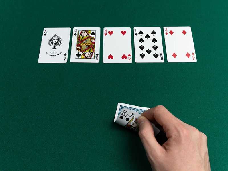 Play Royal Texas Holdem