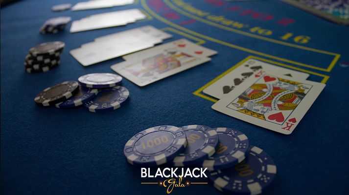 Play Pontoon Blackjack