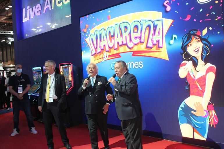 Play Macarena